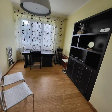 Uroczy Loft I Bezplatne Miejsce Garazowe 500m Obok Lägenhet